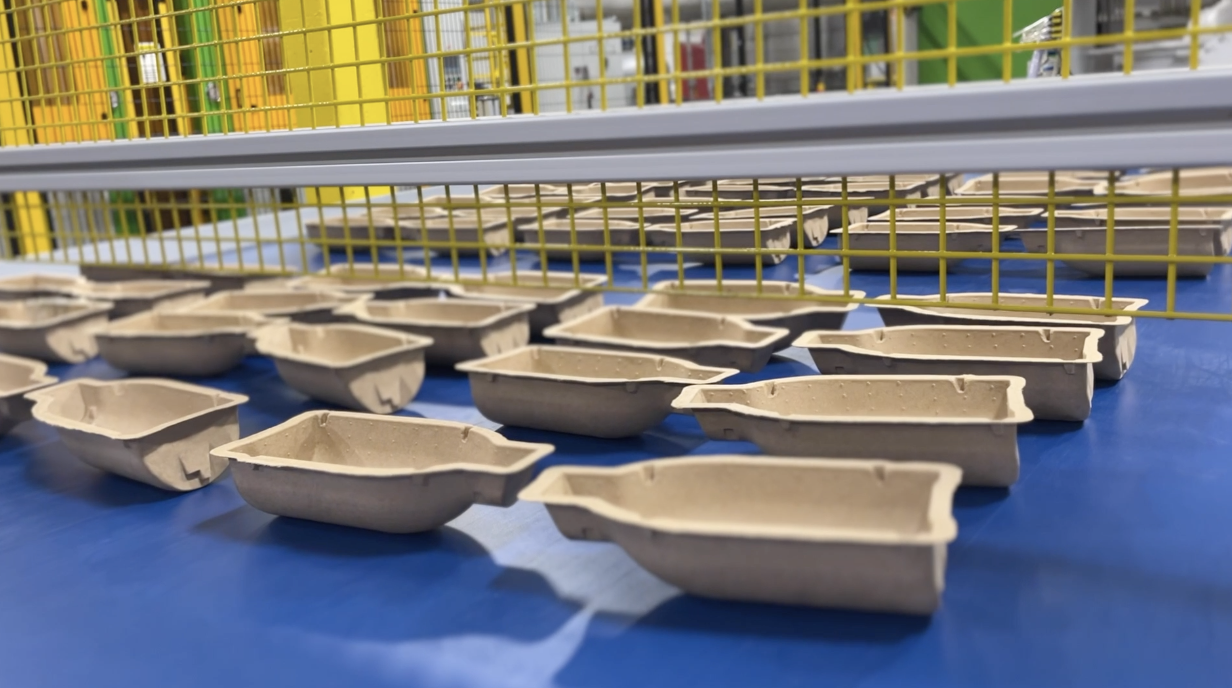 制造业可持续包装瓶的图形